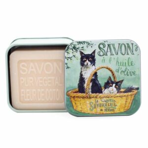 Chats noirs et blancs