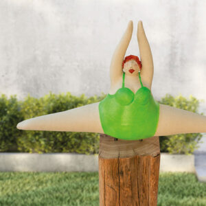 Donna yoga verde