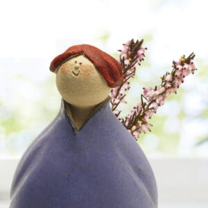 Signora dei fiori viola